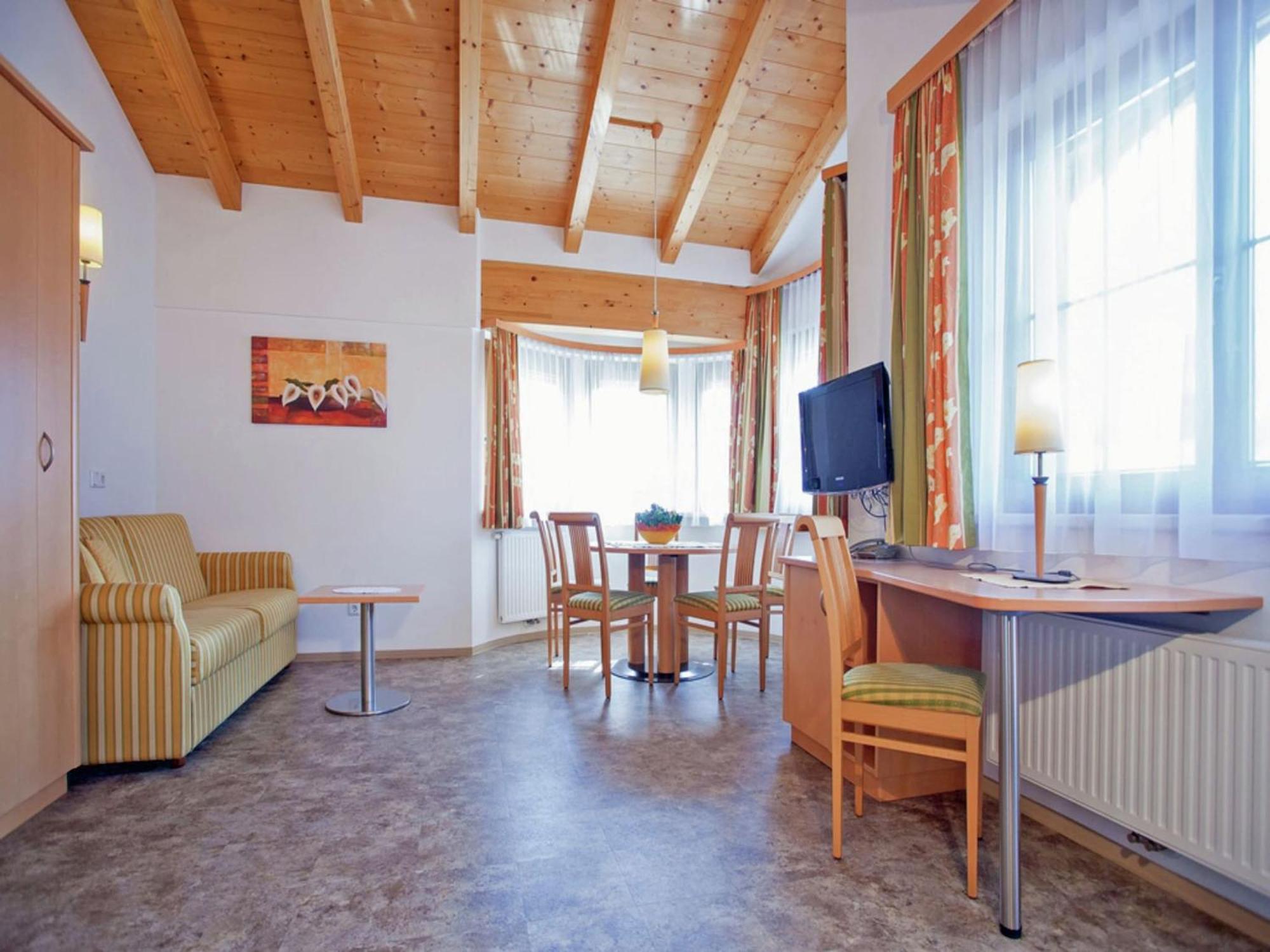 Attractive Holiday Home In Kaltenbach On The Ski Slope Stumm Buitenkant foto