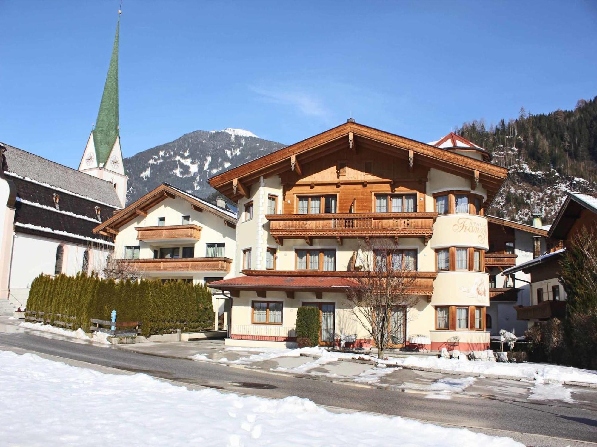 Attractive Holiday Home In Kaltenbach On The Ski Slope Stumm Buitenkant foto