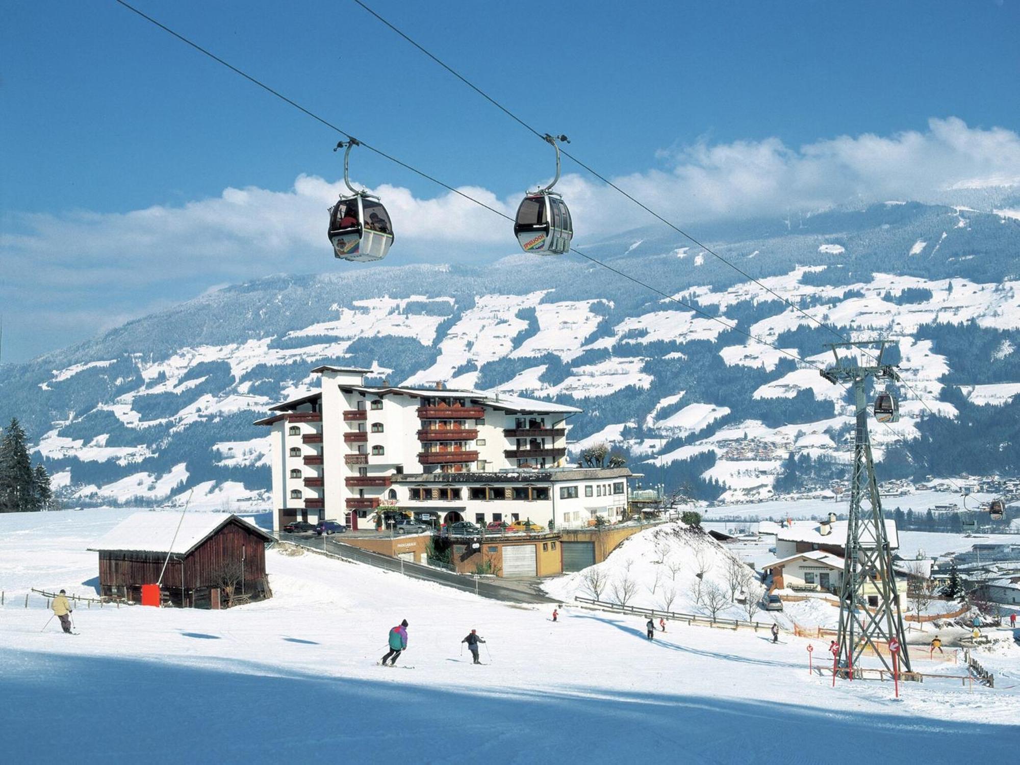 Attractive Holiday Home In Kaltenbach On The Ski Slope Stumm Buitenkant foto