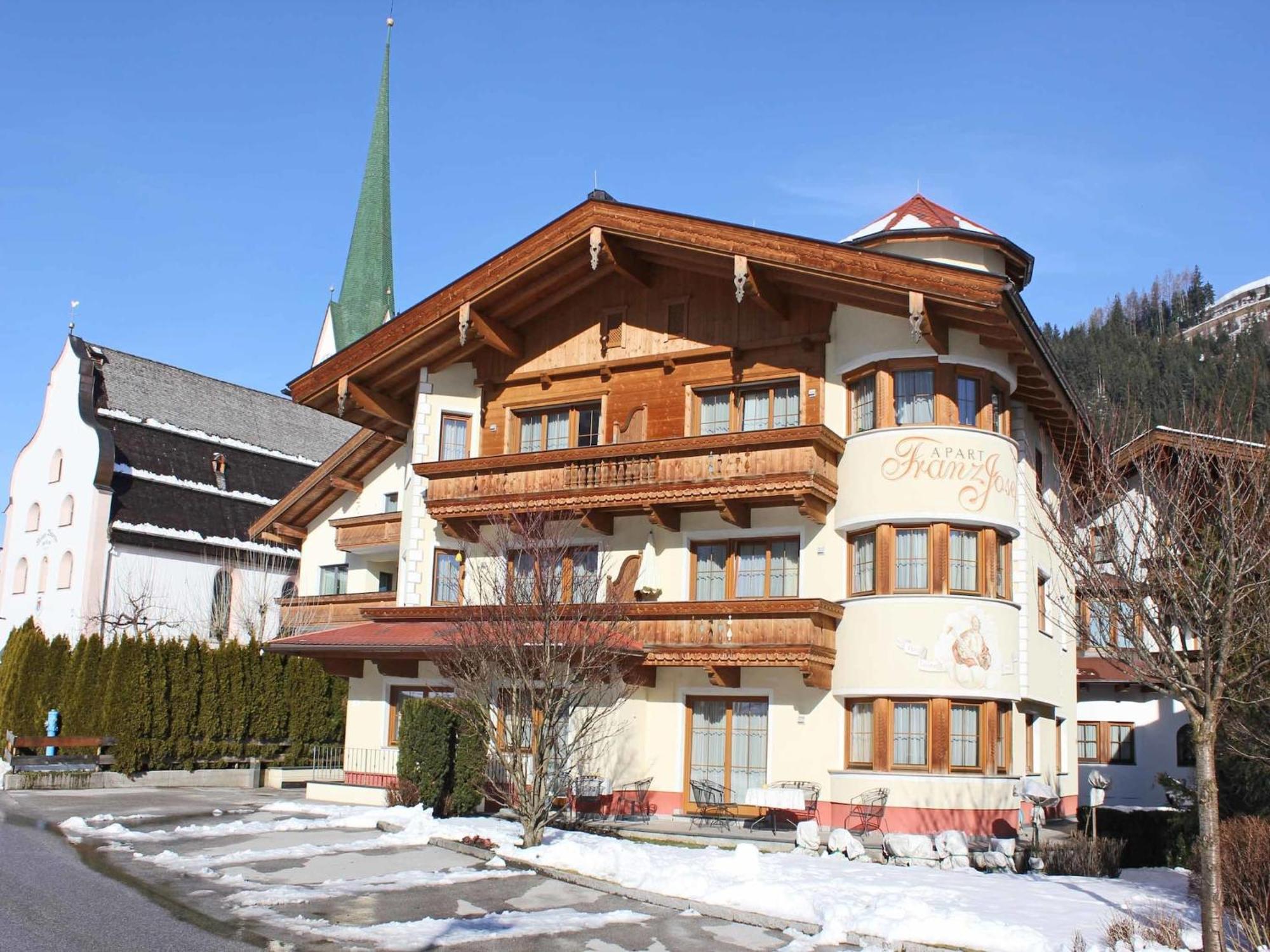 Attractive Holiday Home In Kaltenbach On The Ski Slope Stumm Buitenkant foto